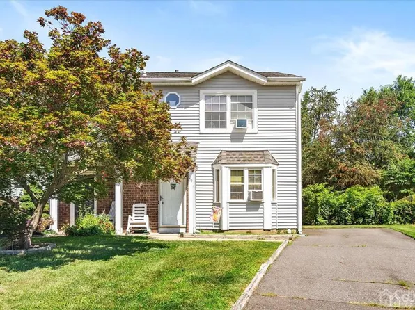 29 Jeremy Dr, Dayton, NJ 08810