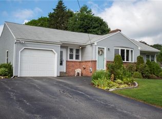 167 Lawnacre Dr, Cranston, RI 02920
