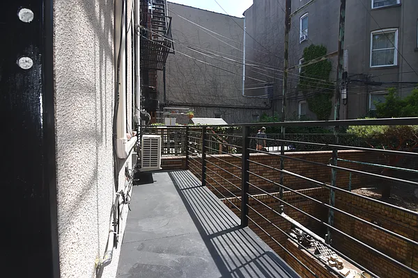 Rented by Triplemint | media 11