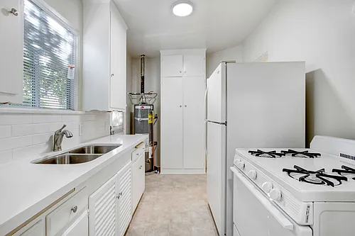 2202-2206 20th St in Santa Monica! Near Ocean Park Blvd. Photo 1