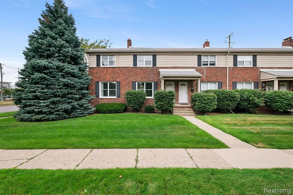 3 bed, 2.0 bath, 1900 sqft, $2,000 — Photo 1