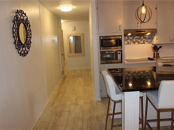 4th image of 403 Urbantke Ln