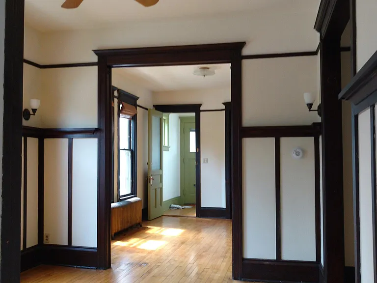 1622 N Warren Ave — Photo 4