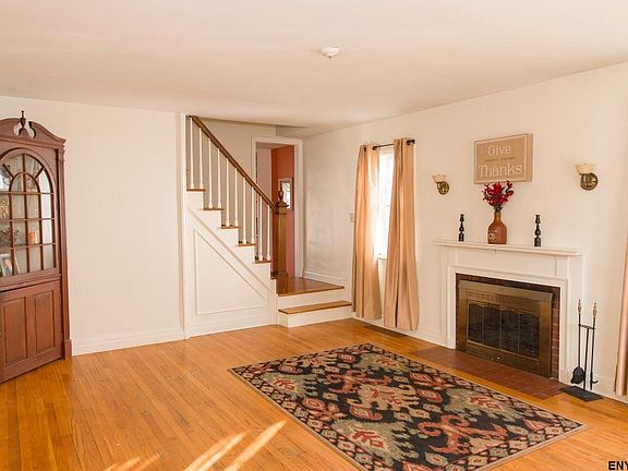 2nd image of 712 Sanders Ave