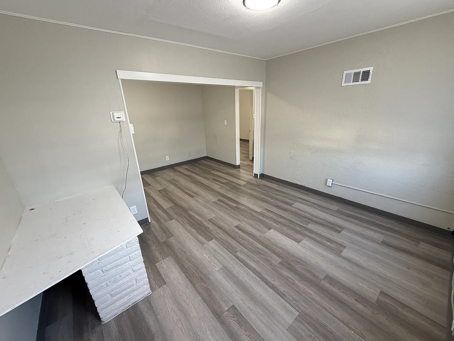1 bed, 800 sqft, $845 — Photo 2