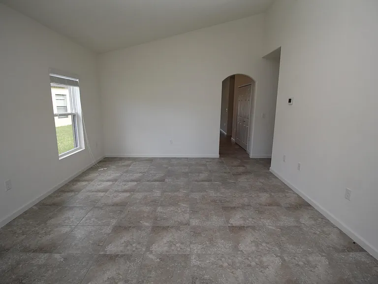 561 Dillard Dr SE — Photo 3