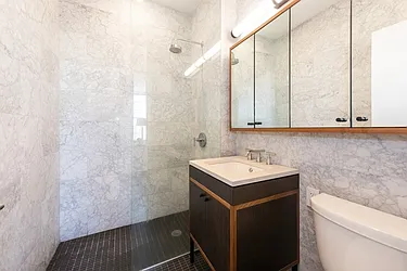 Rented by MaxInvest Real Estate, Inc.