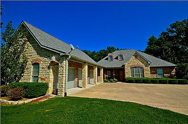 1st image of 803 Grandview Dr