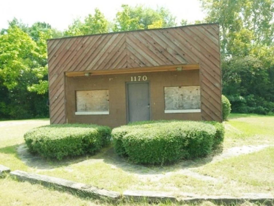 2nd image of 1170 Guy Paine Rd