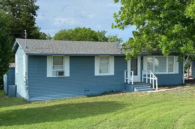 212 Houston St — Photo 16