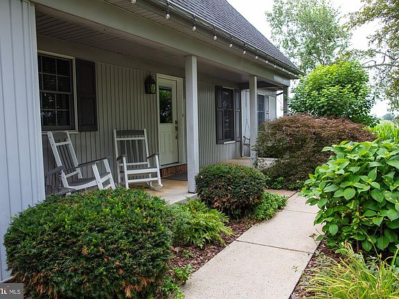 4th image of 24 Strawberry Ln