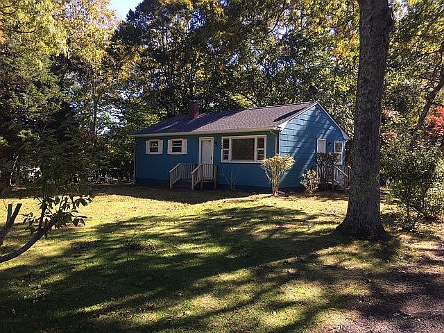 1st image of 190 Town Ln