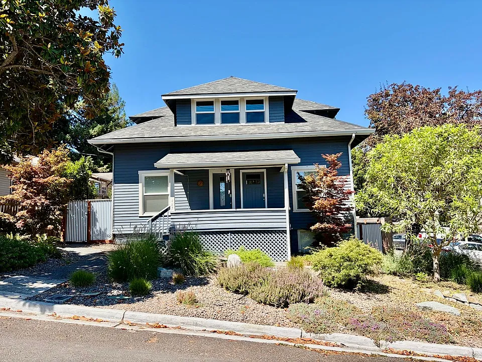487 Scenic Dr