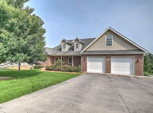 442 Grovemont Pl, Piney Flats, TN 37686