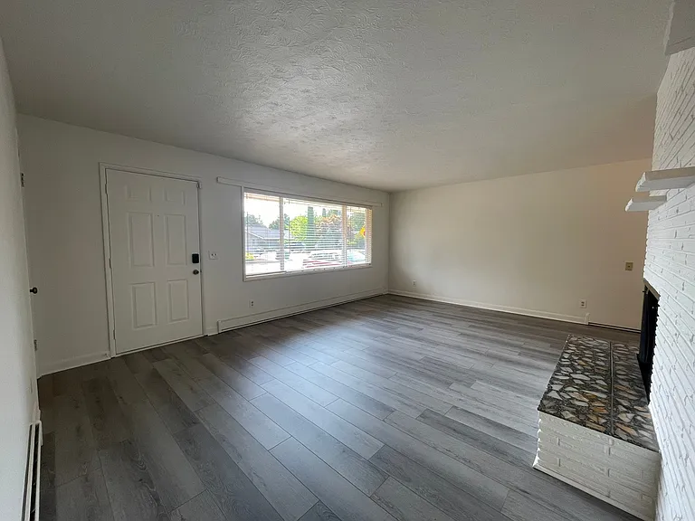 2320 Cascade Way — Photo 4