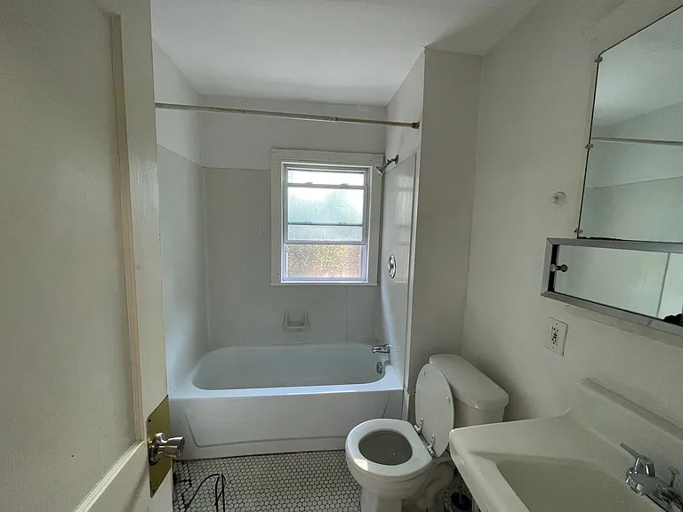 2322 S Overlook Rd — Photo 7