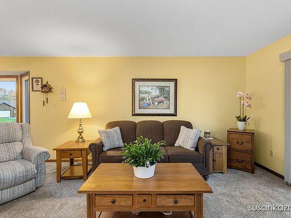 4th image of 11266 Whispering Creek Dr