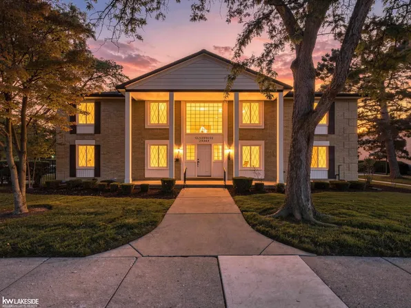 29313 Hayes Rd #35, Warren, MI 48088