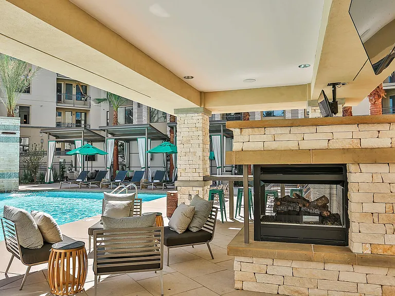 Altitude Sixteen 75 — Photo 10
