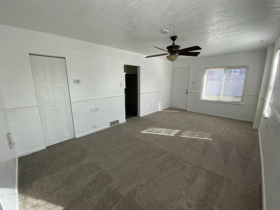 3rd image of 405 E Penney Ave