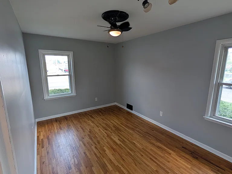 215 Edgewood Ave — Photo 11