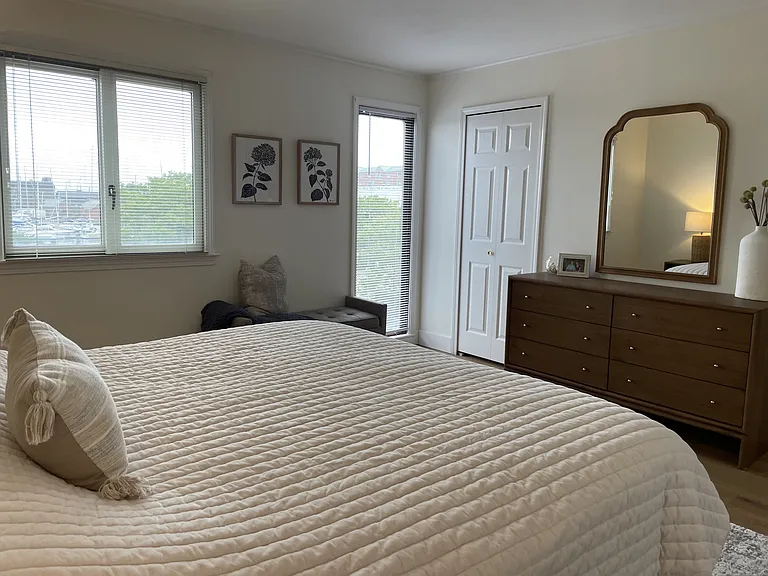 310 Swans Wharf Row — Photo 13