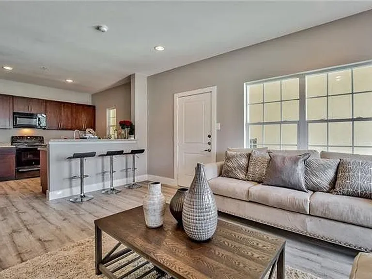 13601 Pinnacle Cir W — Photo 36
