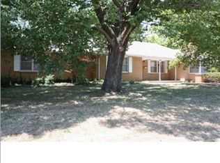 1003 Alexander St, Winfield, KS 67156