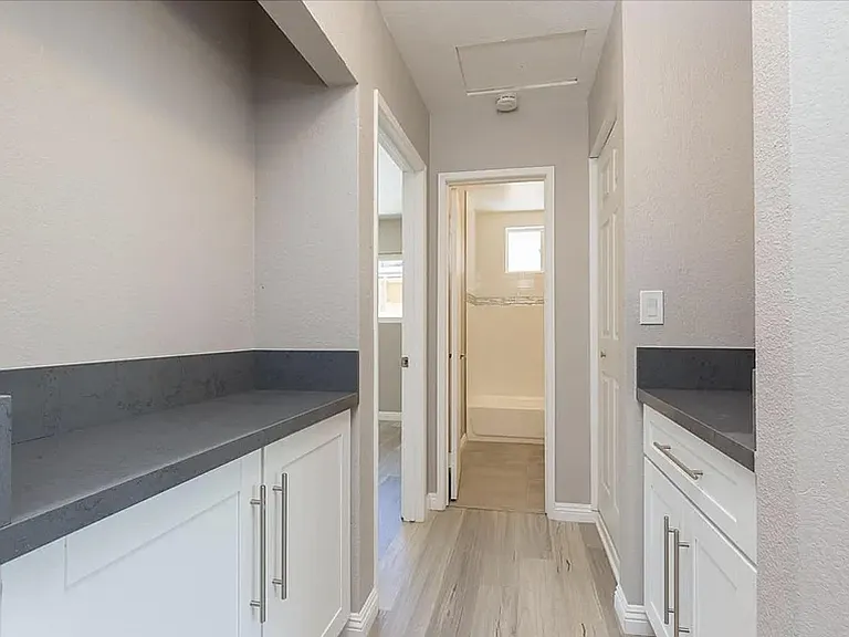 1032 Fern Ave — Photo 7