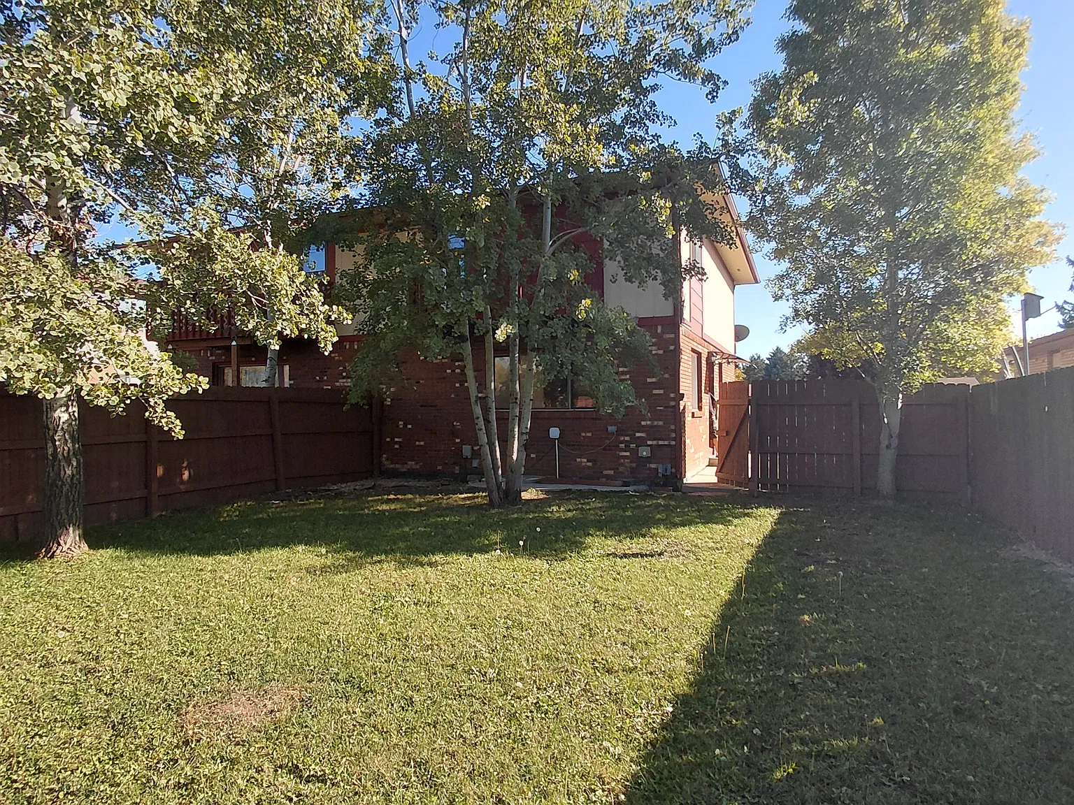 3 bed, 3768 sqft, $2,500 — Photo 2