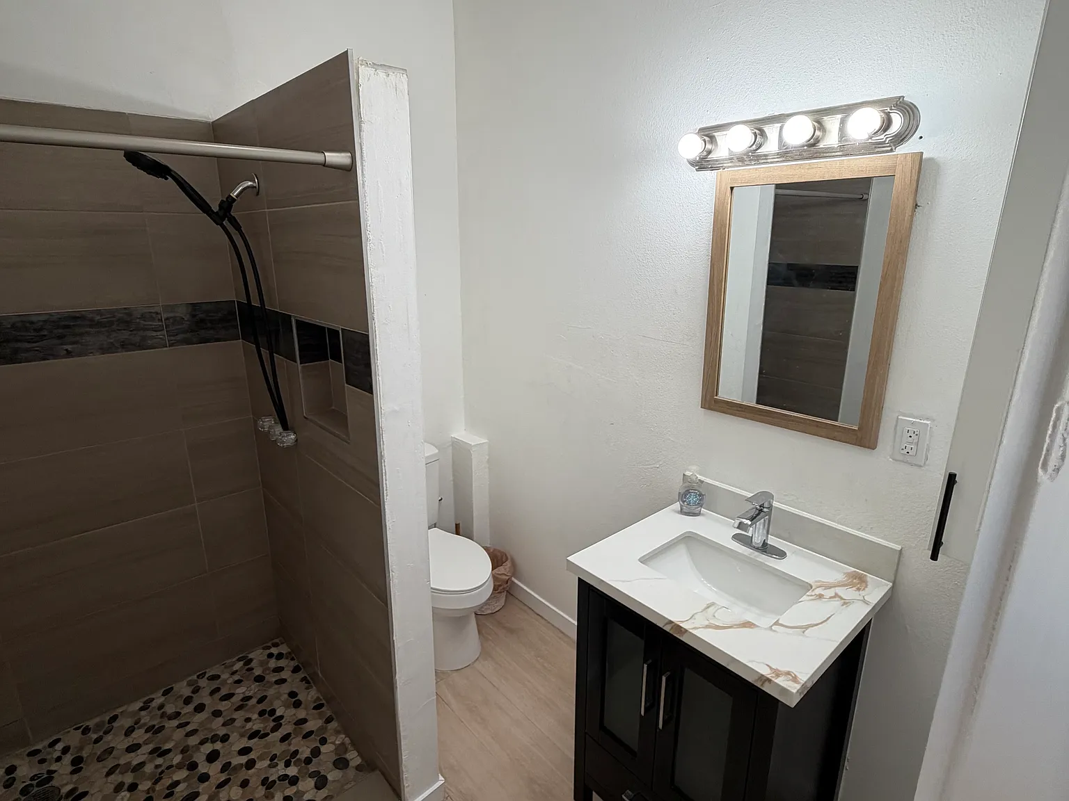 1 bed, 420 sqft, $1,550 — Photo 3