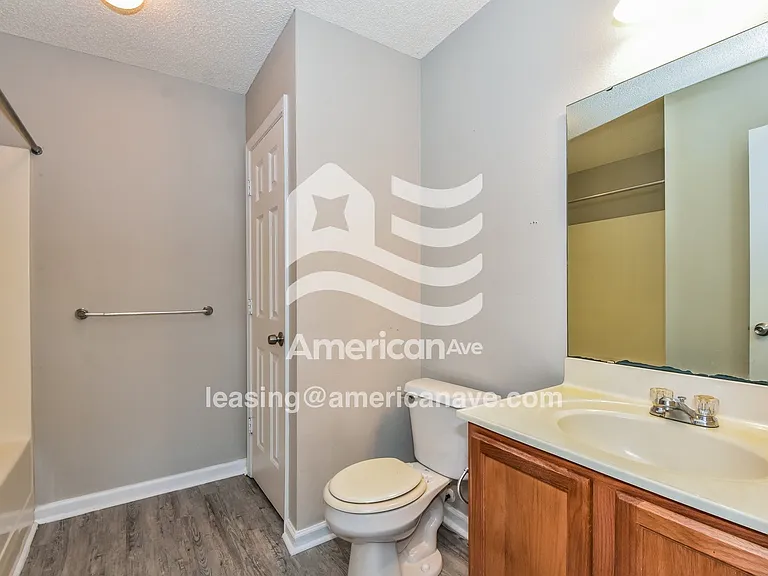 11993_011_main_bathroom_14245838.jpg