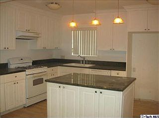 2nd image of 522 Palm Dr