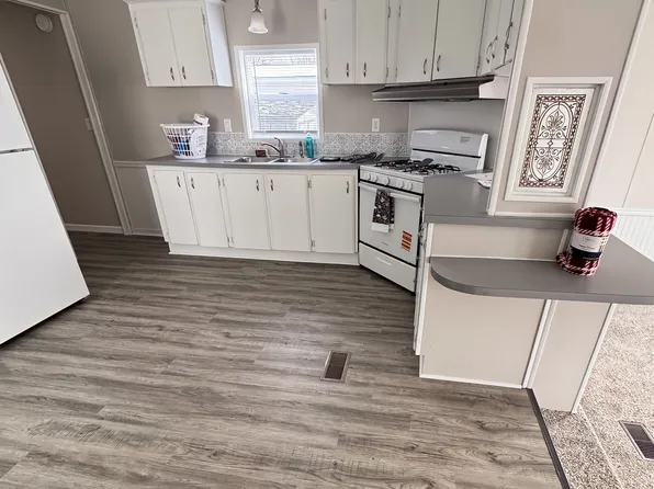 200 N 28th St, Fairfield, IA