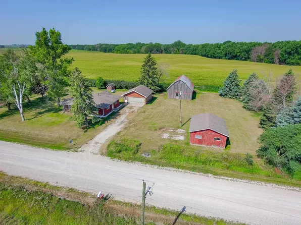 5121 14th Ave, La Porte City, IA 50651