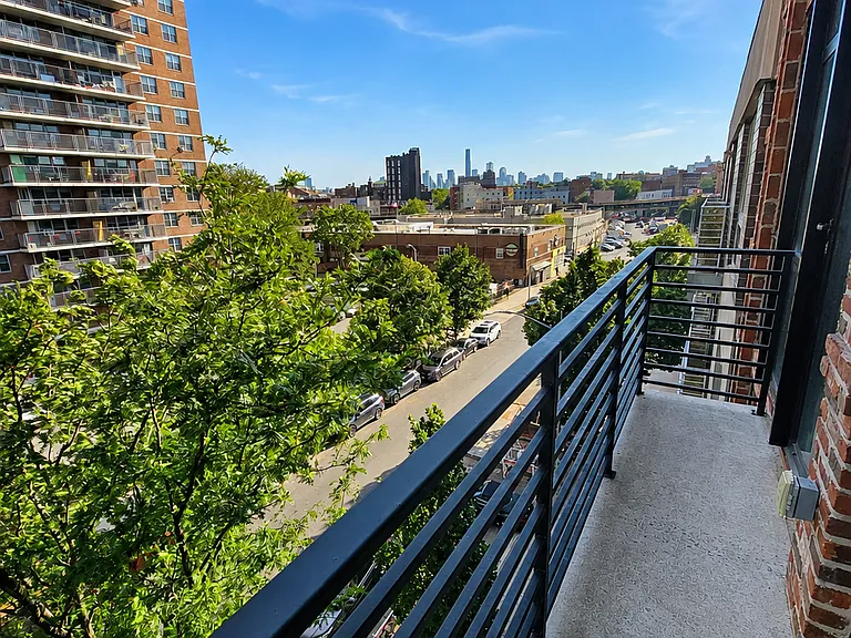 27 Montrose Ave #5K — Photo 16