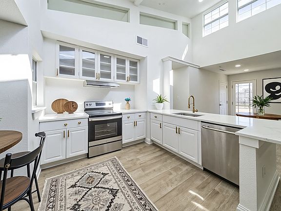 2nd image of 2435 Anzio Dr
