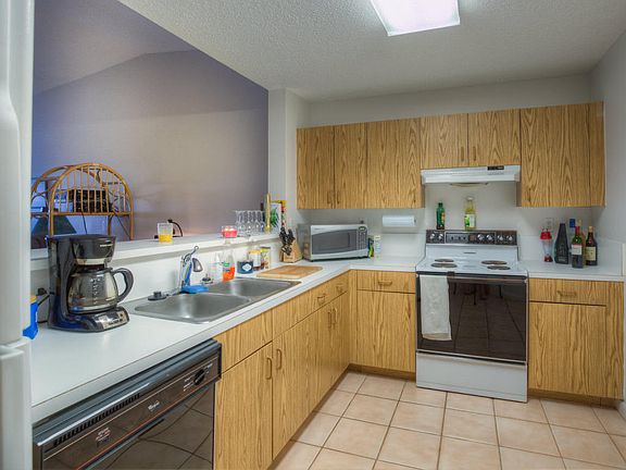 3rd image of 9842 Leeward Ave #9842