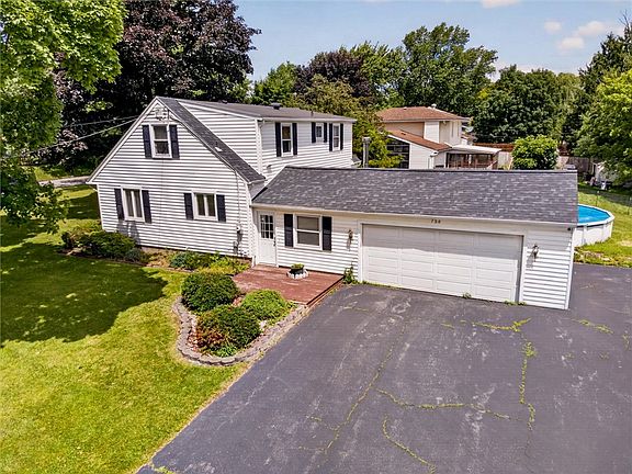 2nd image of 736 Paul Rd