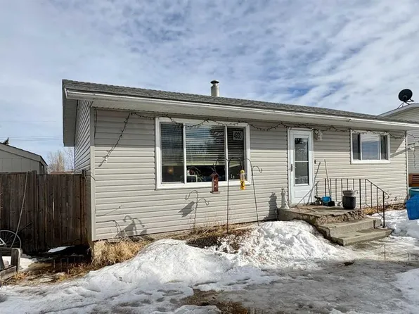 4935 W 53rd St, Irma, AB T0B 2H0