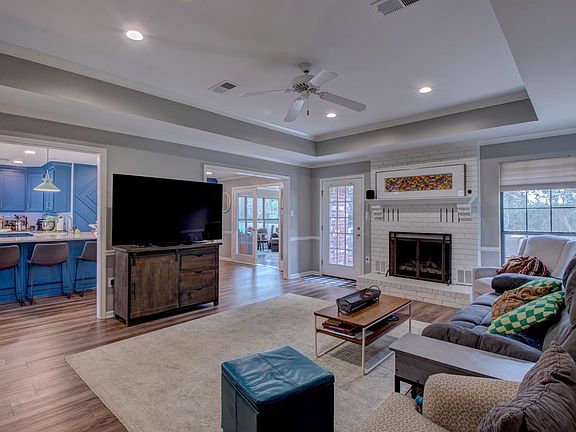 5th image of 4 Riviera Dr