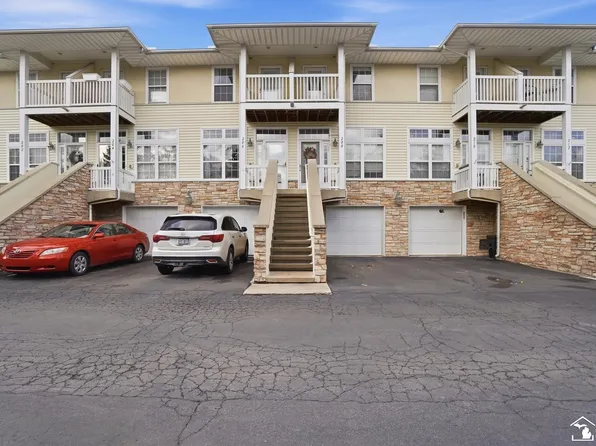 208 Beachwalk Trl, Luna Pier, MI 48157