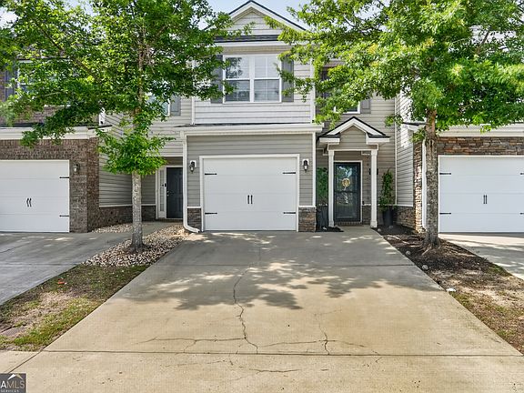 2nd image of 40 Cantle Dr