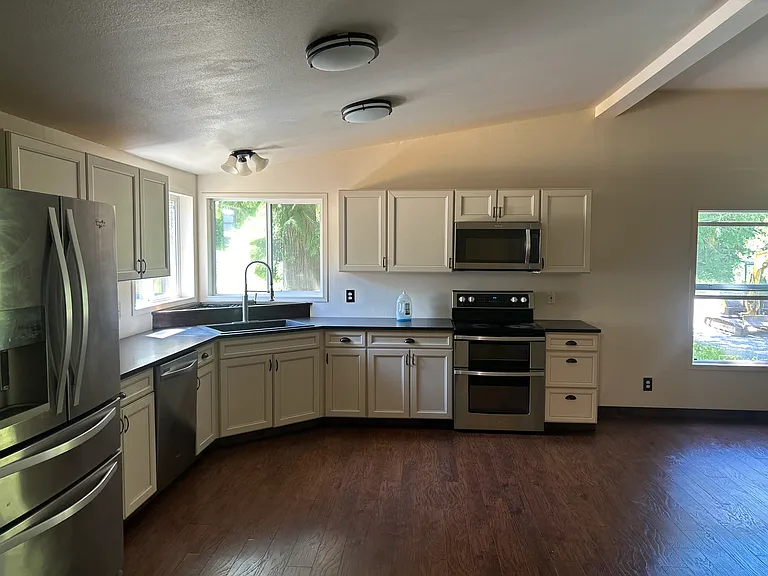 1095 Old Samish Rd — Photo 7