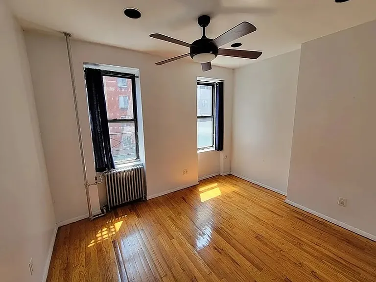 529 W 48th St #19 — Photo 1