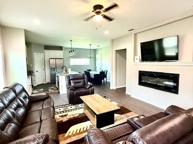 7804 Freedom Crest Ave — Photo 3