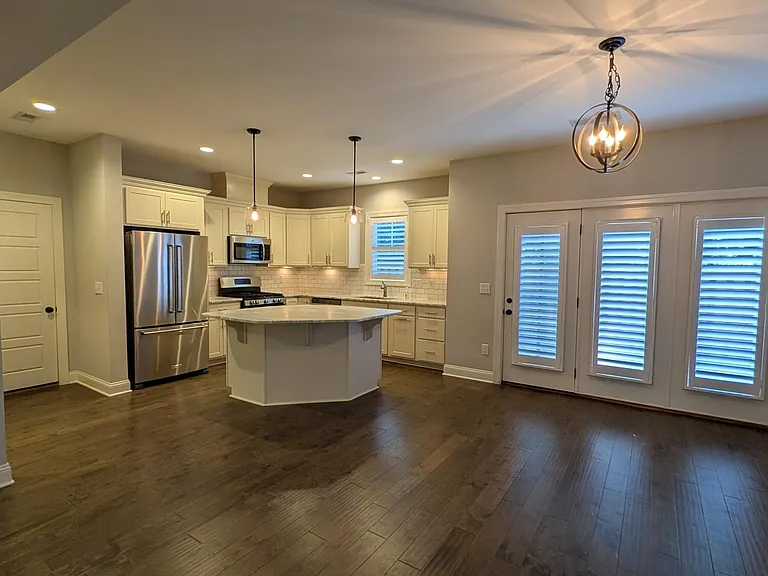 129 Pinebranch Ct — Photo 4