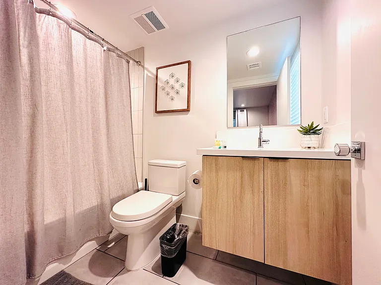 218 N Coronado St #216-1/2 — Photo 13
