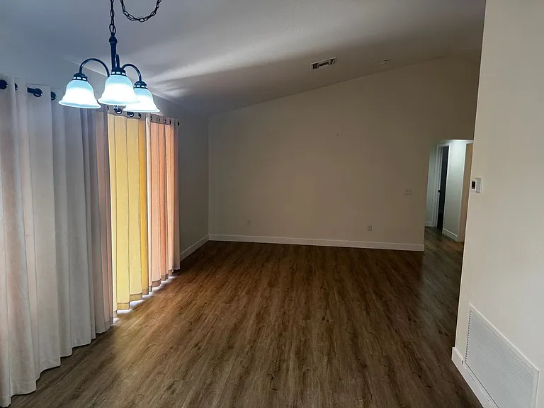 2533 Tumble Brook Dr — Photo 5