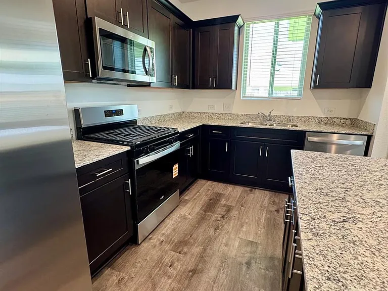 15357 Dapple Bluff Ln — Photo 5